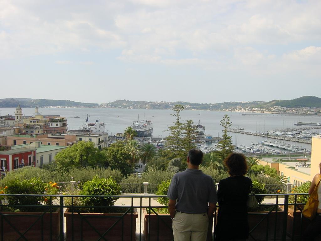 Flegrea House Aparthotel Pozzuoli Exterior photo